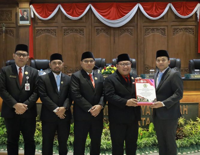Soroti Sejumlah Masalah, DPRD Surakarta Sampaikan Rekomendasi atas LKPJ Wali Kota TA. 2024