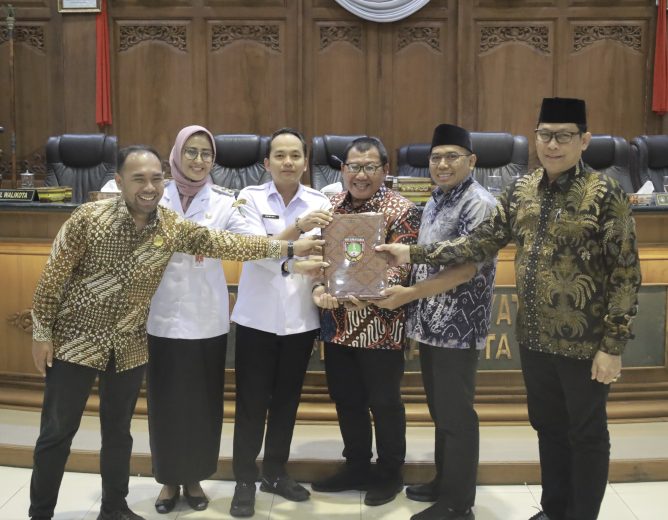 Paripurna P2APBD 2024: WTP ke-15 Pemkot Surakarta Dipuji, Tapi Banyak PR Menanti