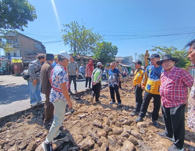 Pantau Dua Ruas Jalan, Komisi III Ingatkan Jangan Korbankan Kualitas
