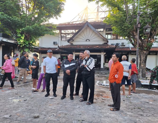 Gedung DPRD Kota Surakarta Dibakar Massa, Ketua DPRD: Aset Ini Milik Rakyat, Bukan Pribadi