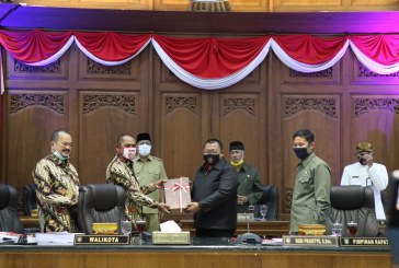 RAPAT PARIPURNA I dan II DPRD Kota Surakarta