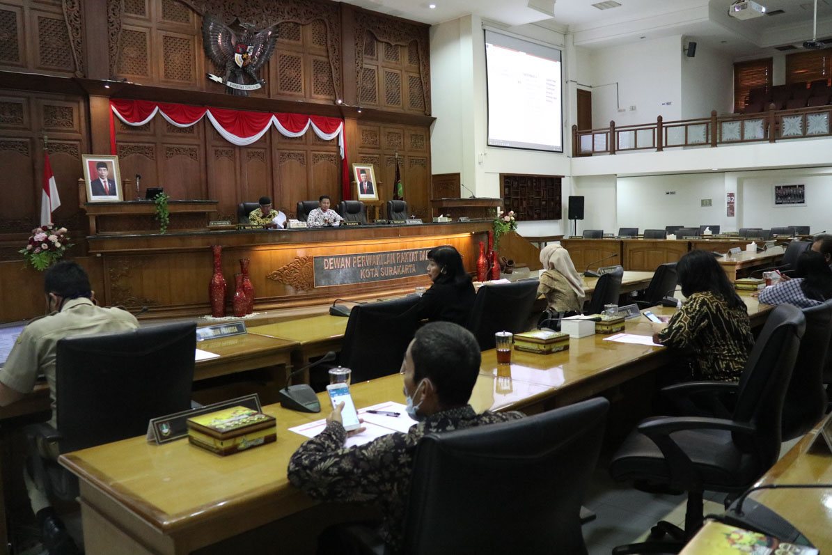 Ketua DPRD Surakarta : Dua Raperda dan Permit Selesai Akhir November 2020