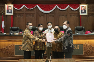 Proyeksi Belanja Rp2,239 Triliun. DPRD dan Wali Kota Surakarta Sepakati Raperda APBD 2022
