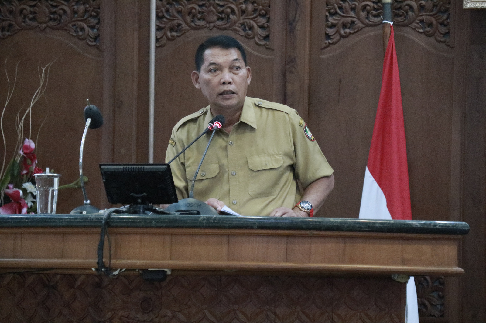 Gibran Berhalangan, Teguh Prakosa Sampaikan Nota Keuangan P2APBD 2022 di DPRD