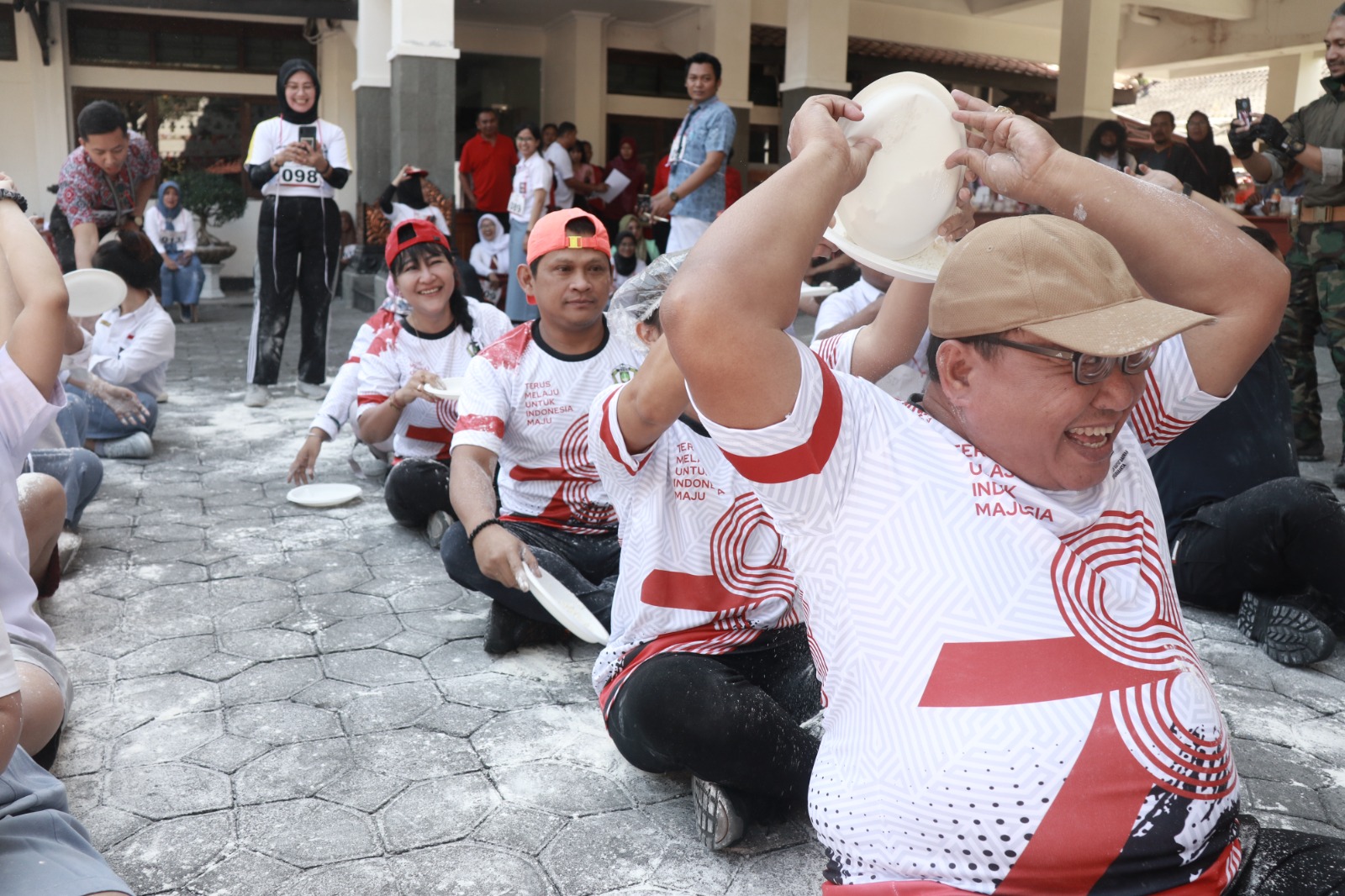 Meriahkan HUT RI Ke-78, Setwan dan DPRD Lombakan Permainan Rakyat