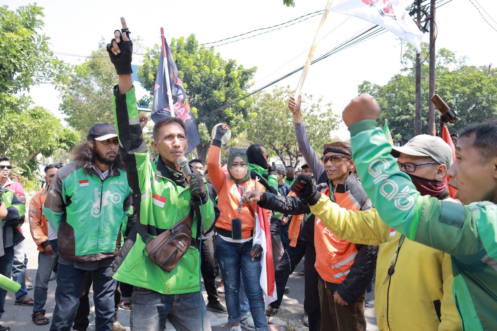 Datangi Gedung DPRD, Driver Ojol di Surakarta Minta Segera Terbitkan Pergub Jasa Minimal