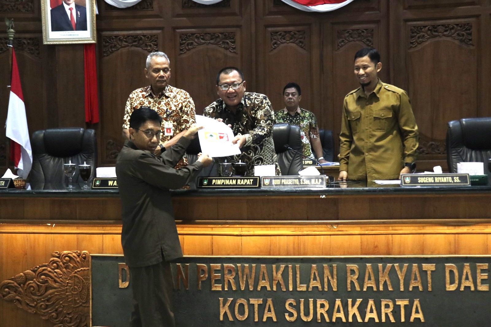 Fraksi Golkar-PSI , PAN – Gerindra dan PKS Pertanyakan Pendapatan Transfer pada APBD 2024